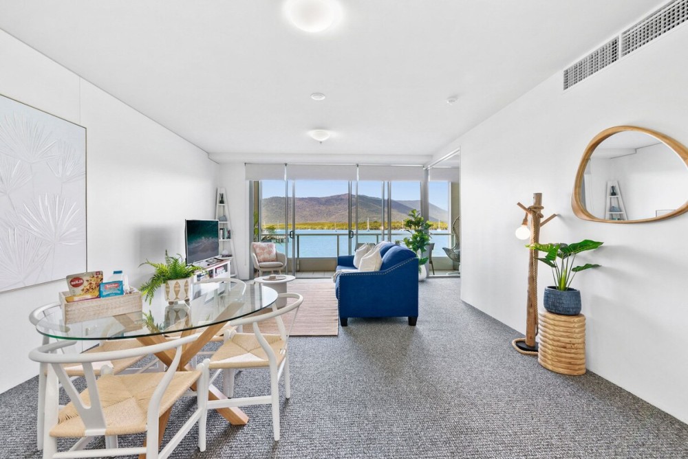 Luxe Waterfront I Sofa Bed I Pool, Gym & Sauna — photo 3
