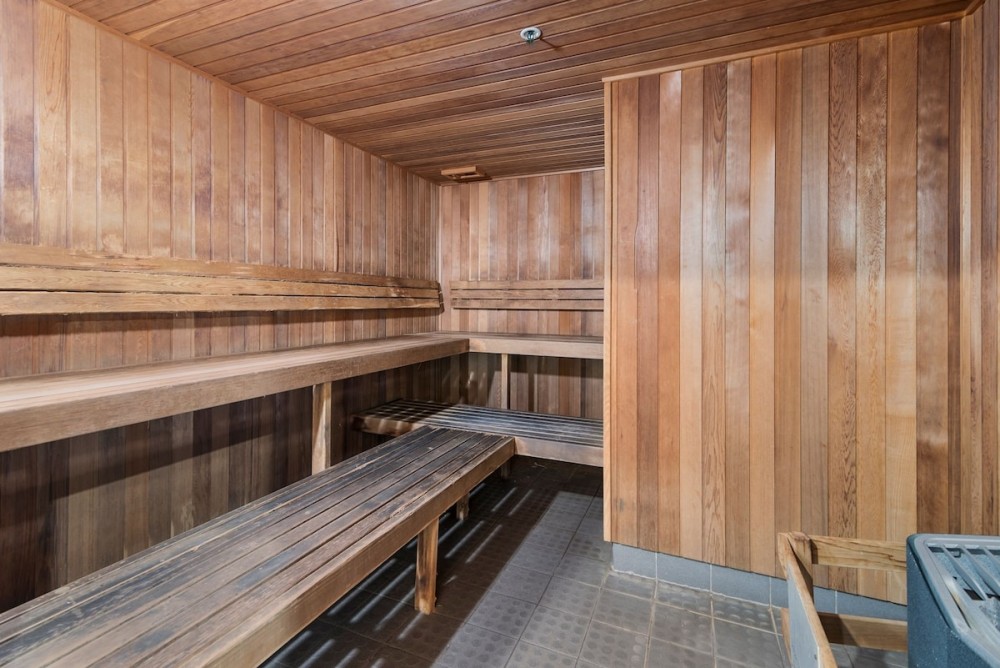 Luxe Waterfront I Sofa Bed I Pool, Gym & Sauna — photo 13