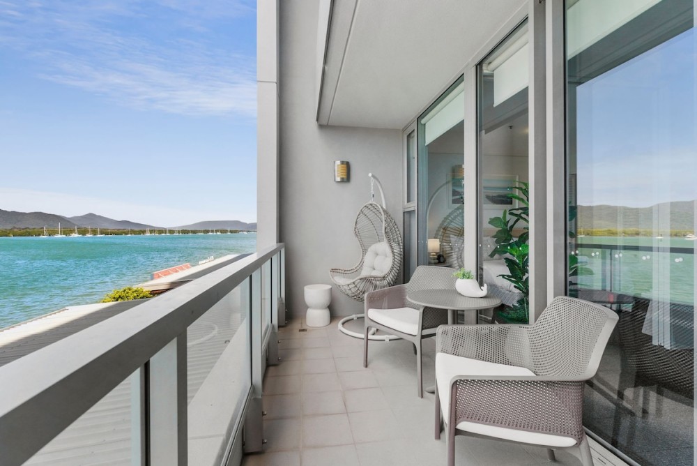 Luxe Waterfront I Sofa Bed I Pool, Gym & Sauna — photo 10