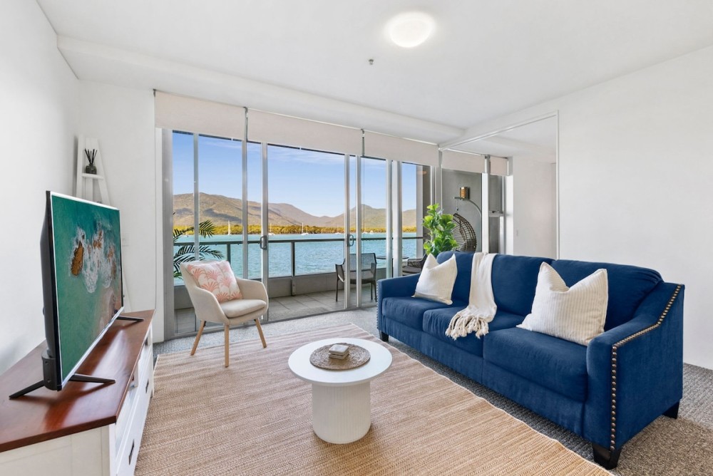 Luxe Waterfront I Sofa Bed I Pool, Gym & Sauna — photo 1