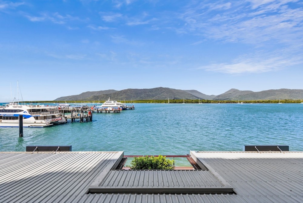 Luxe Waterfront I Sofa Bed I Pool, Gym & Sauna — photo 18