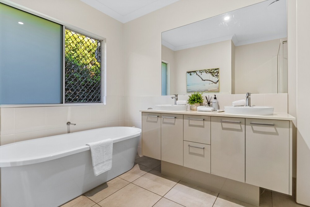 Palm Cove Hideaway | 4BR + Pet Friendly — photo 26