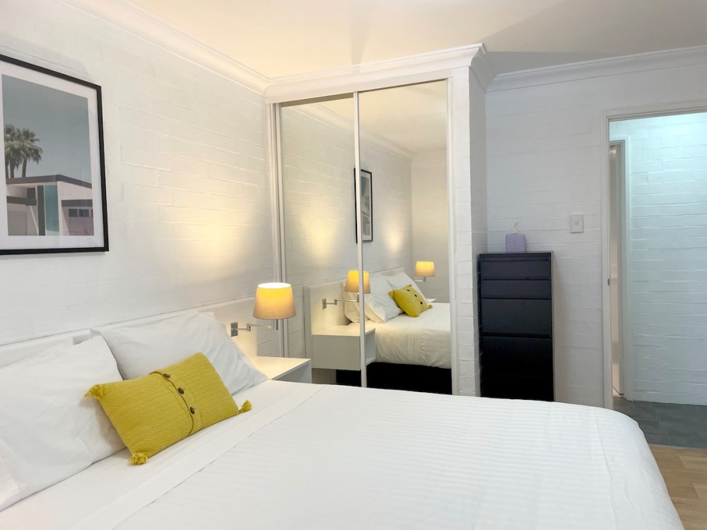 Staywest 43 - Subiaco Village Swimming Pool & Spa — photo 1
