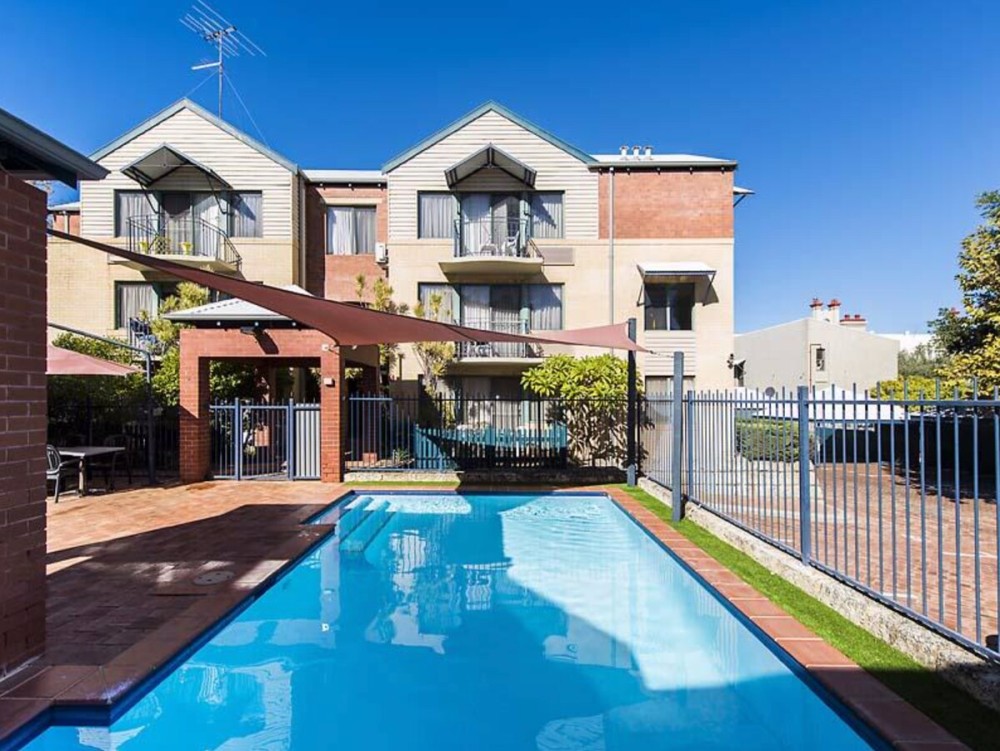 Staywest 43 - Subiaco Village Swimming Pool & Spa — photo 14