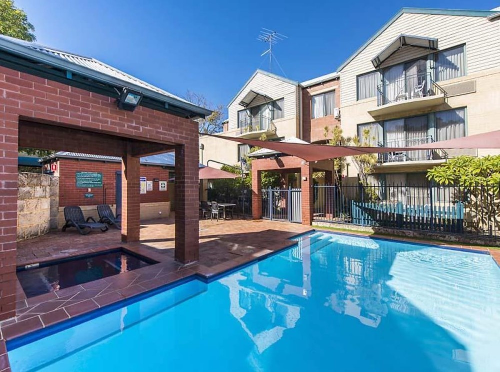 Staywest 43 - Subiaco Village Swimming Pool & Spa — photo 15