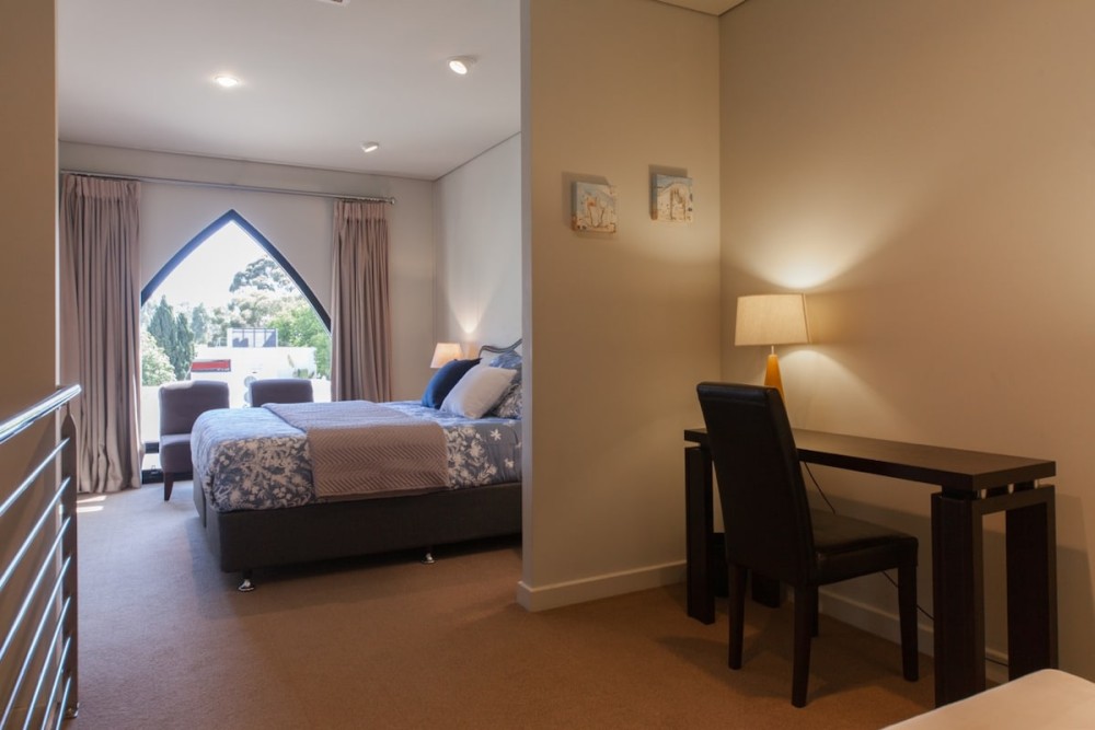Cloisters 7 - Central Subiaco - Executive Style — photo 13