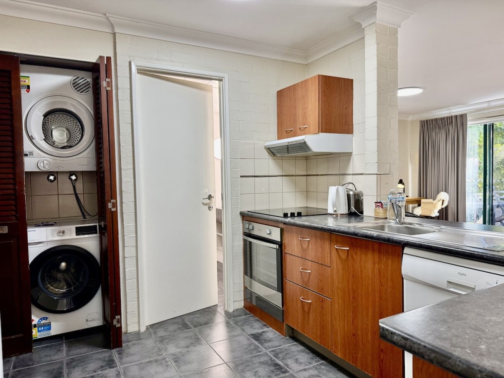 Staywest 37 Subiaco Village family friendly — photo 13