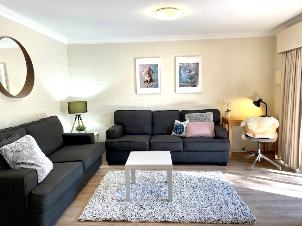 Staywest 37 Subiaco Village family friendly — photo 1