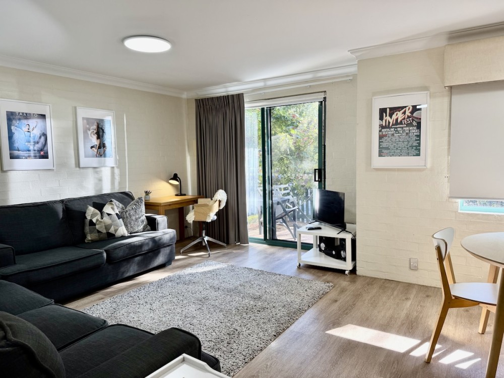 Staywest 37 Subiaco Village family friendly — photo 3