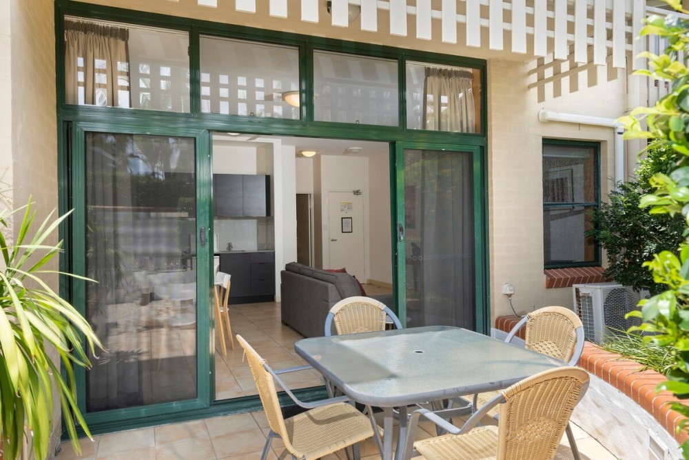Byron Getaway #10 Poolside Apartment — photo 6