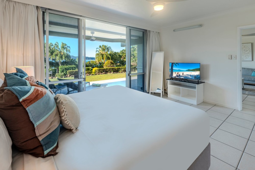 Lagoon 005 on Hamilton Island by HamoRent — photo 1