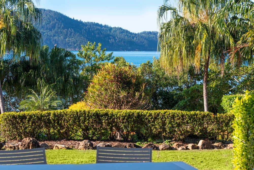 Lagoon 005 on Hamilton Island by HamoRent — photo 21