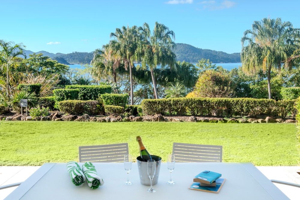 Lagoon 005 on Hamilton Island by HamoRent — photo 16