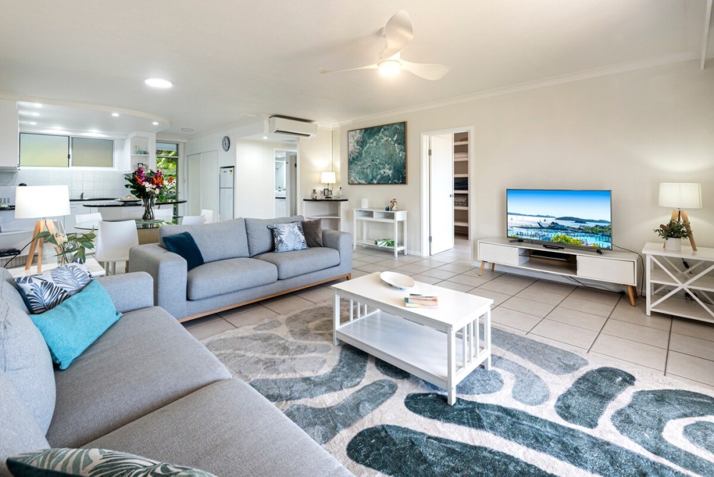 Lagoon 005 on Hamilton Island by HamoRent — photo 8