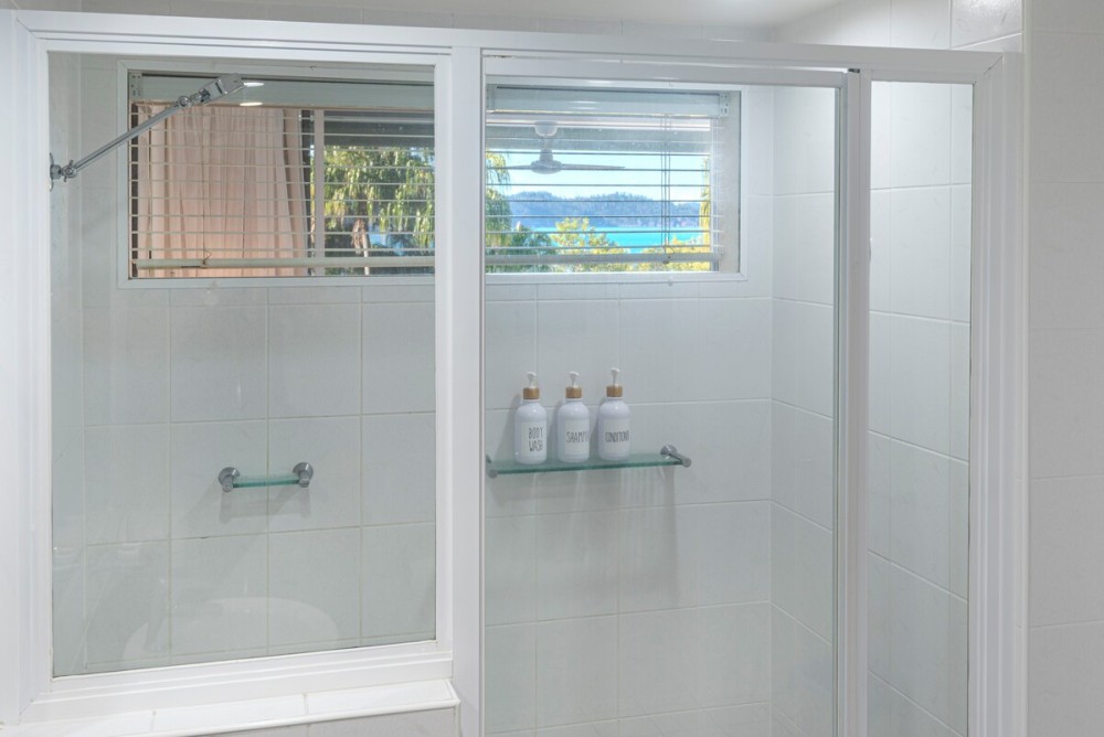 Lagoon 005 on Hamilton Island by HamoRent — photo 18