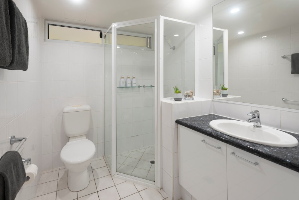 Lagoon 005 on Hamilton Island by HamoRent — photo 19