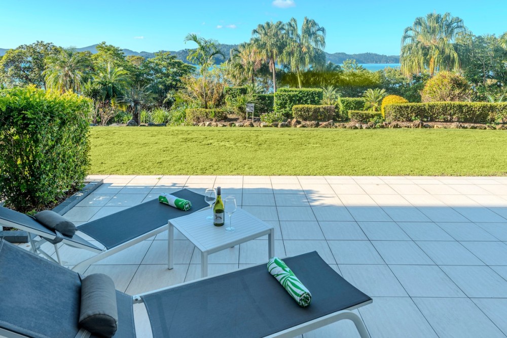 Lagoon 005 on Hamilton Island by HamoRent — photo 17