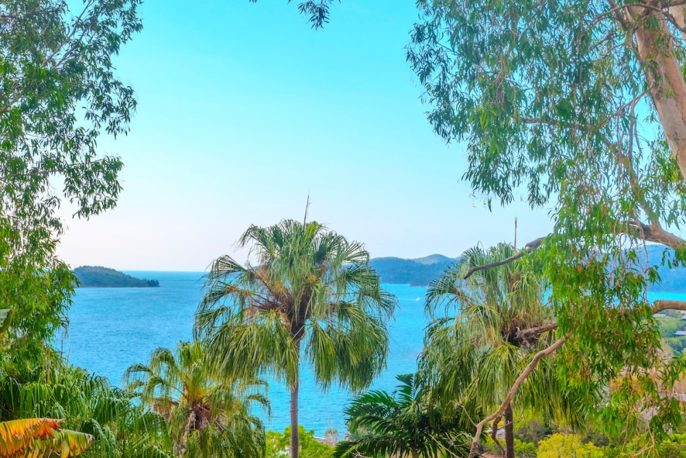 Sunset Waters 12 on Hamilton Island by HamoRent — photo 28