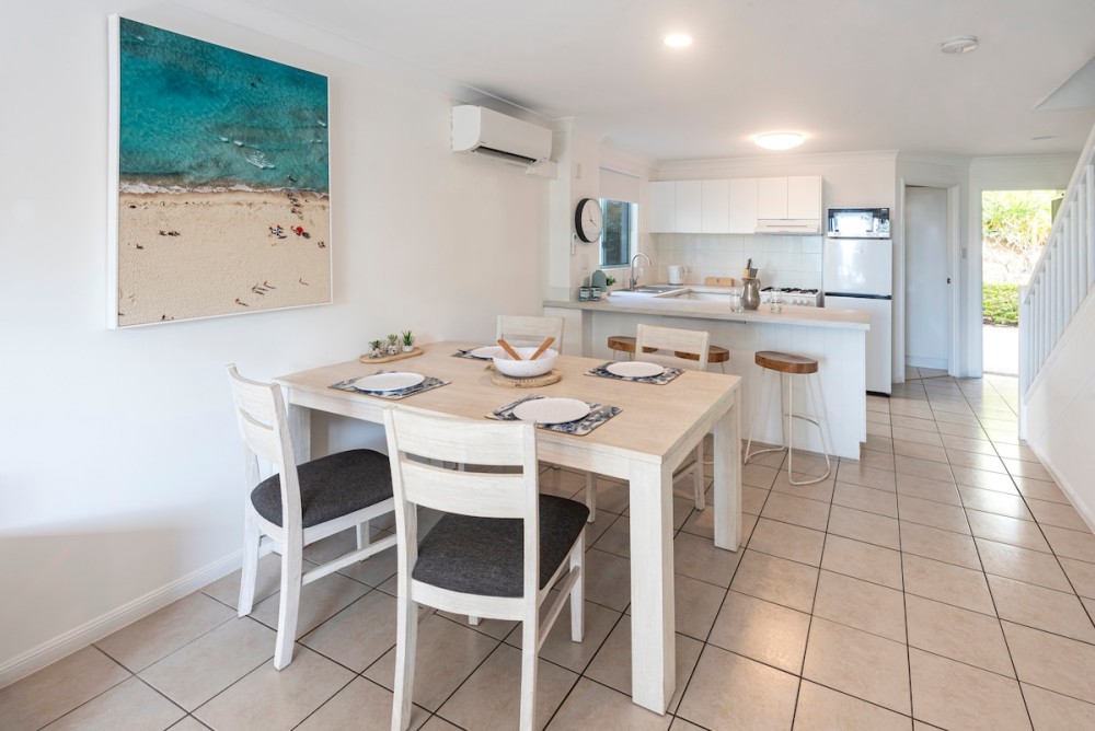 Sunset Waters 12 on Hamilton Island by HamoRent — photo 5