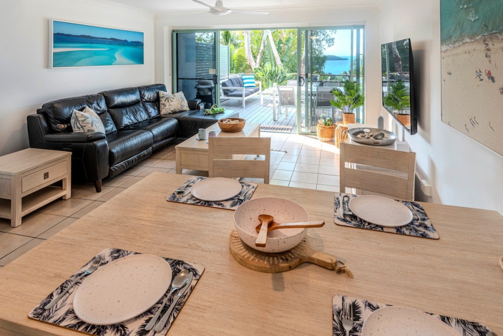 Sunset Waters 12 on Hamilton Island by HamoRent — photo 6