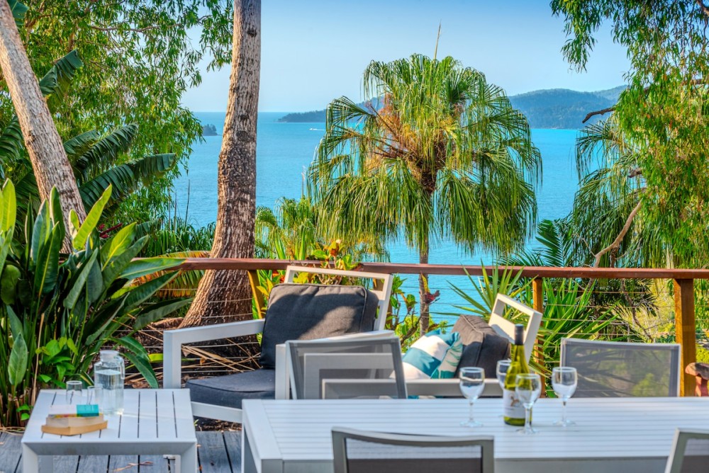 Sunset Waters 12 on Hamilton Island by HamoRent — photo 19
