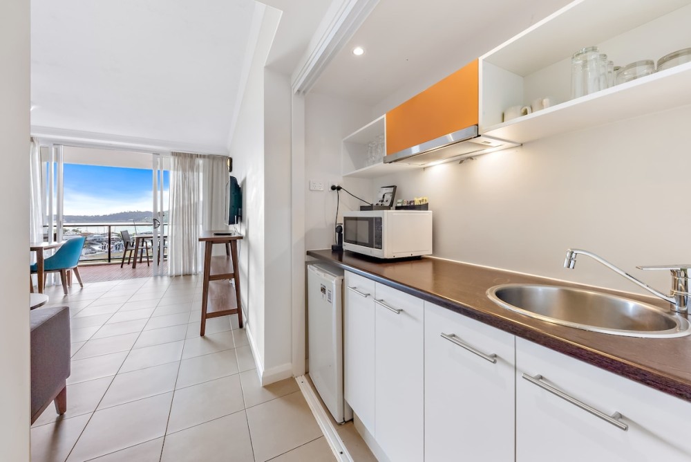 Harbour View King Suite with Spa — photo 1