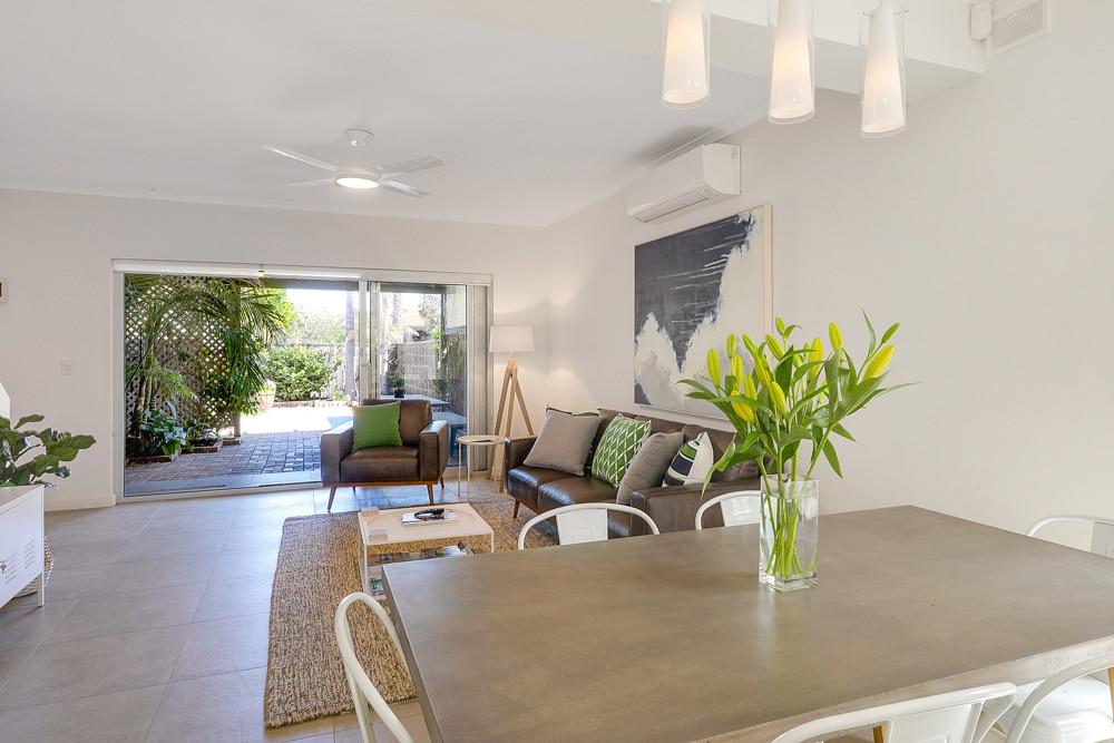 Sandpiper - Steps to Beach | BBQ | Courtyard | 3B — photo 7