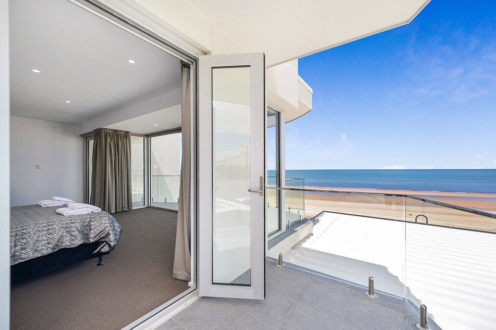 The Promenade - Beachfront in Henley Beach — photo 14