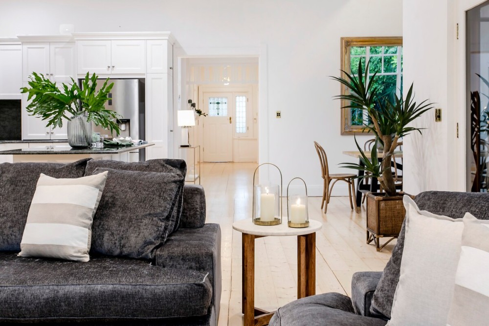 Oasis - Luxe living, with pool / walk to cafes — photo 5