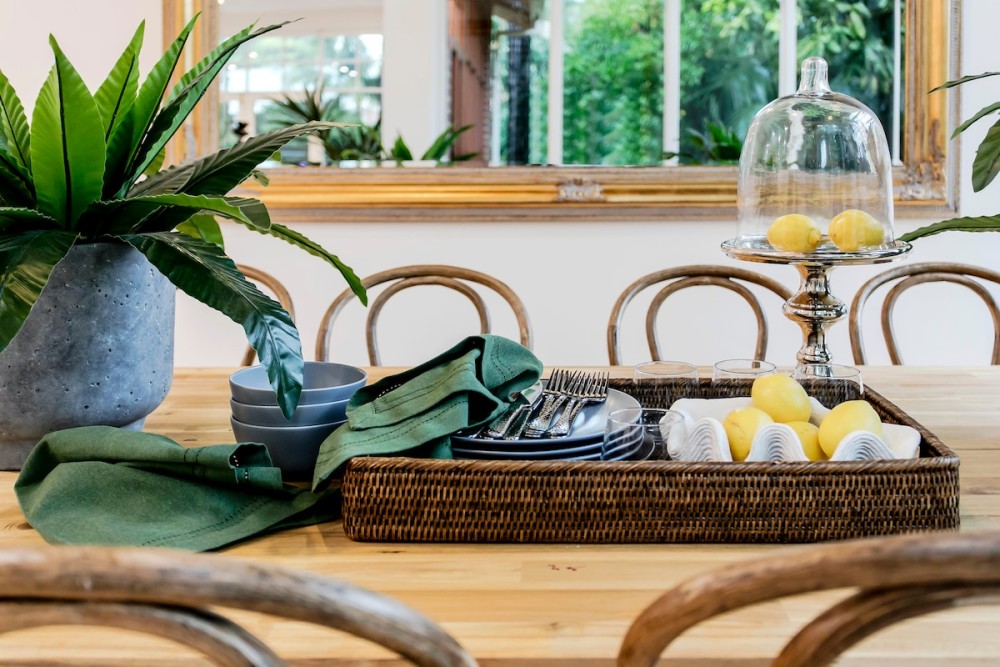 Oasis - Luxe living, with pool / walk to cafes — photo 15