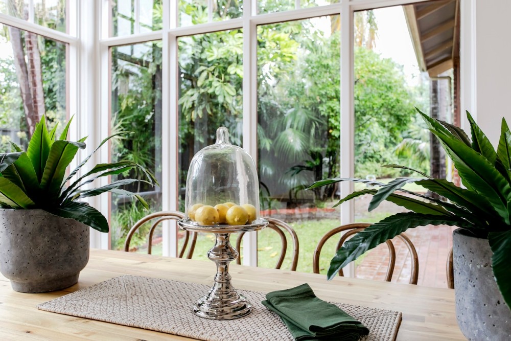Oasis - Luxe living, with pool / walk to cafes — photo 18