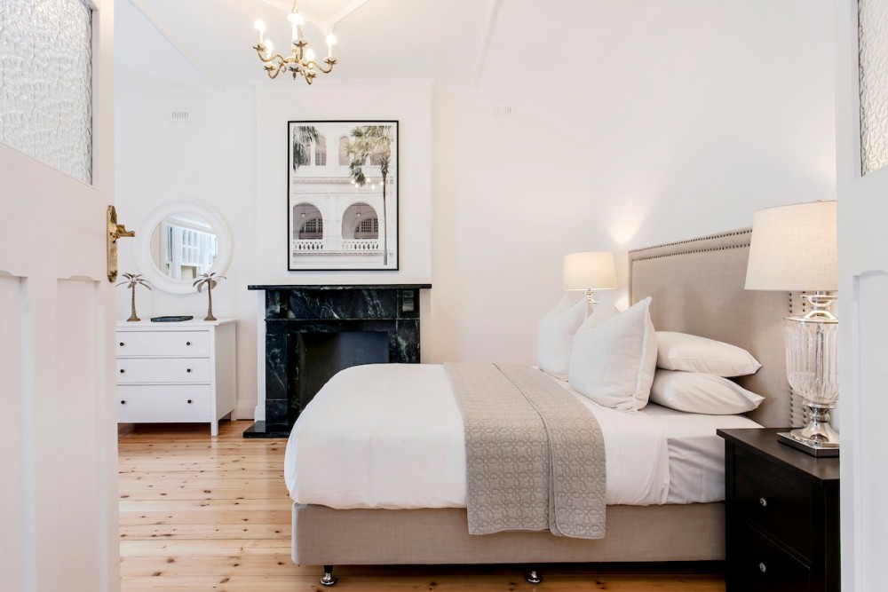 Oasis - Luxe living, with pool / walk to cafes — photo 23
