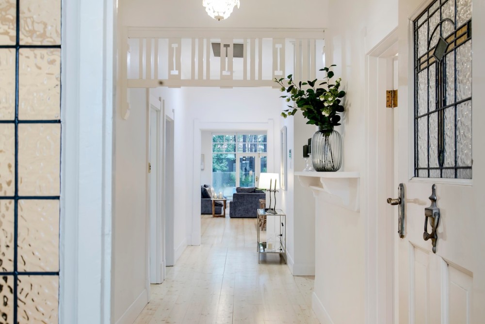 Oasis - Luxe living, with pool / walk to cafes — photo 46