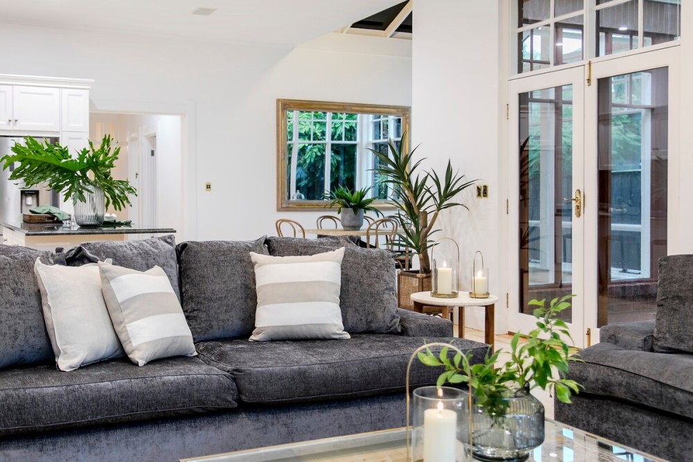 Oasis - Luxe living, with pool / walk to cafes — photo 6