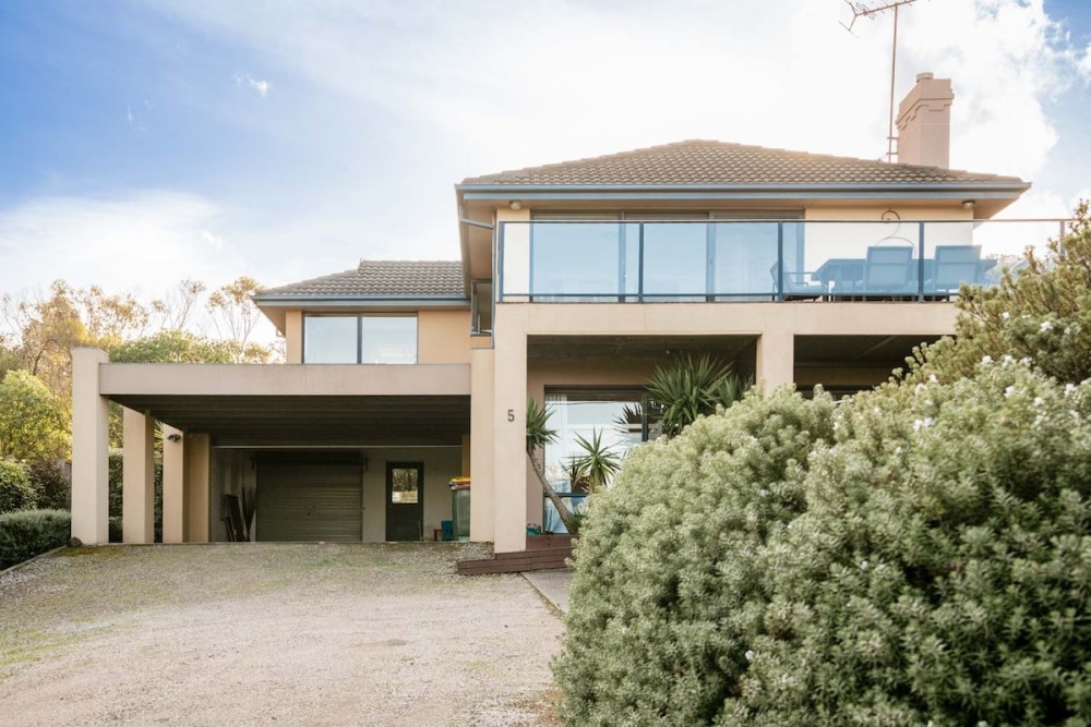 Great Ocean Family Escape with Pool & Ocean Views — photo 48