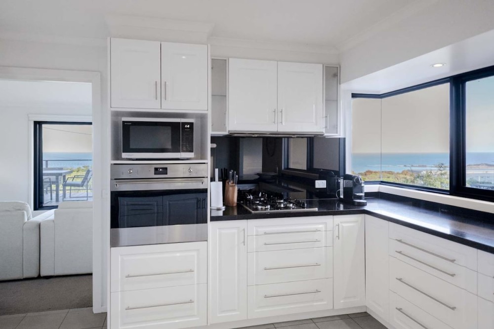 Great Ocean Family Escape with Pool & Ocean Views — photo 8