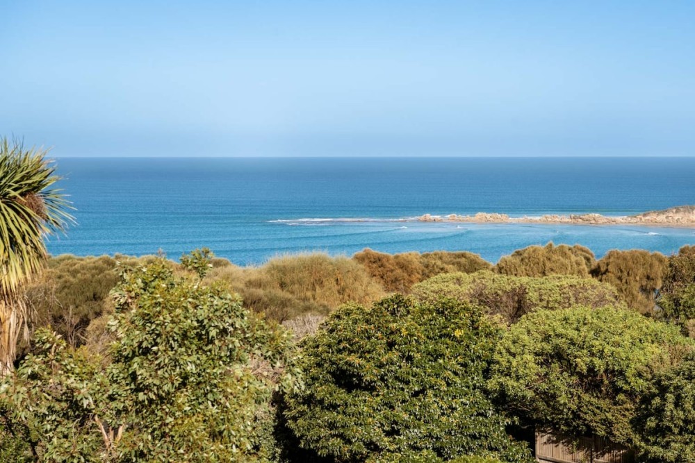 Great Ocean Family Escape with Pool & Ocean Views — photo 39