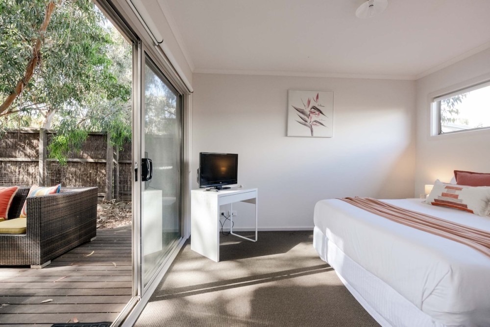 Coastal Oasis - Australian Bush Meets Surf Retreat — photo 19