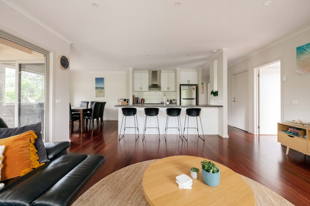 Coastal Oasis - Australian Bush Meets Surf Retreat — photo 4