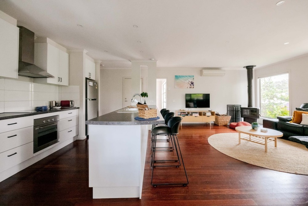Coastal Oasis - Australian Bush Meets Surf Retreat — photo 2