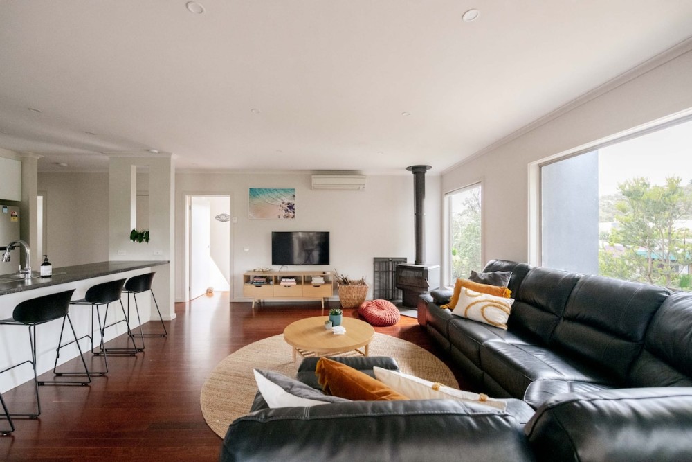 Coastal Oasis - Australian Bush Meets Surf Retreat — photo 1