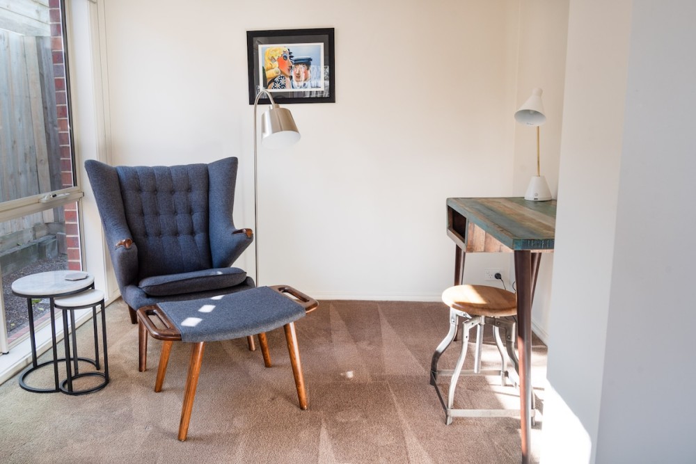 Stylish townhouse retreat, near Geelong Pako shops — photo 3