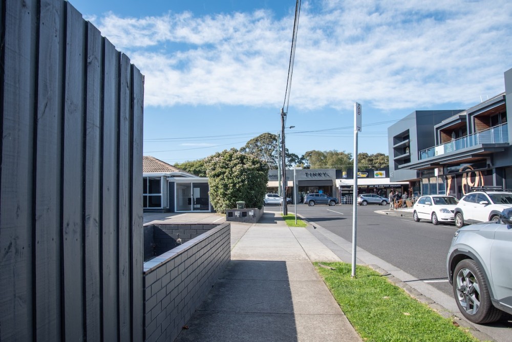 Stylish townhouse retreat, near Geelong Pako shops — photo 27