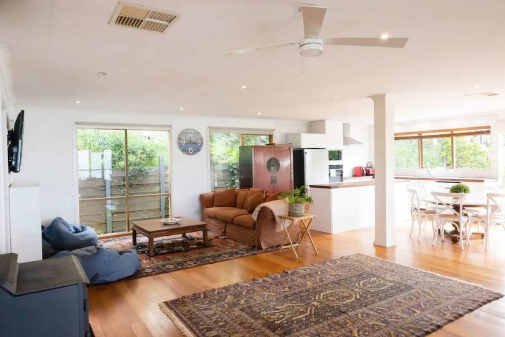 Lorne Oceanfront Living with Direct Beach Access — photo 10