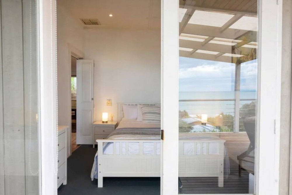 Lorne Oceanfront Living with Direct Beach Access — photo 25