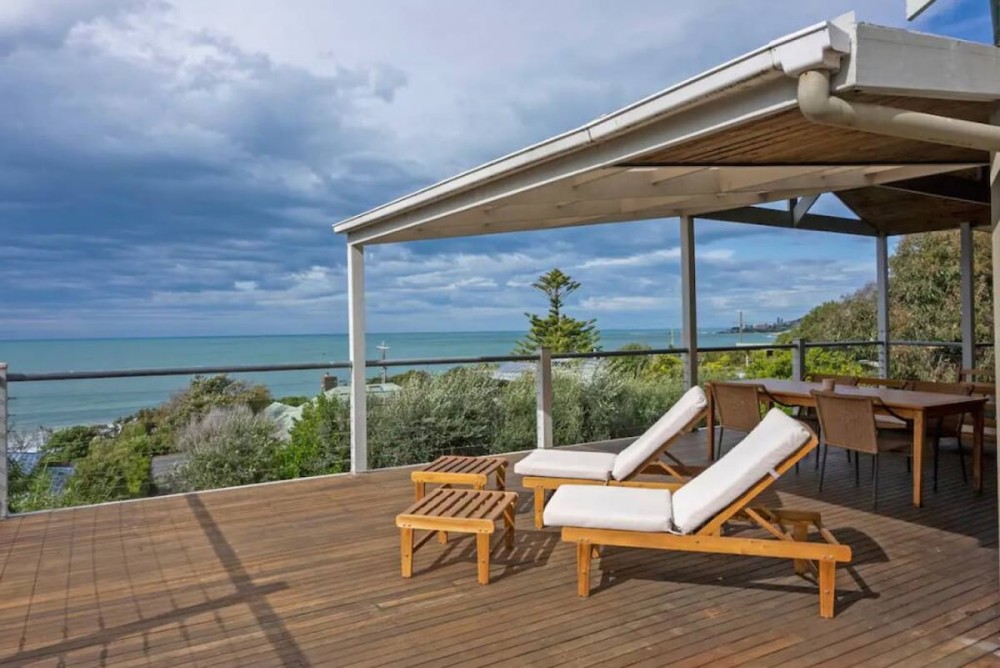 Lorne Oceanfront Living with Direct Beach Access — photo 2