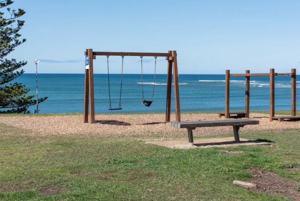 Oceanview at Front Beach, An Ideal Torquay Getaway — photo 26