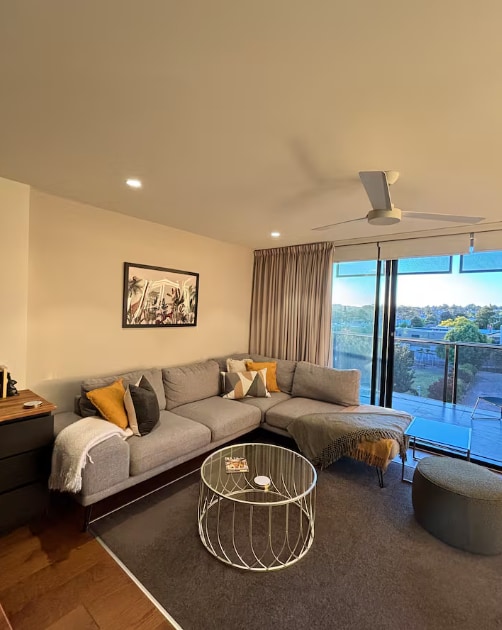 Centrally located 1-bedroom unit with balcony — photo 6