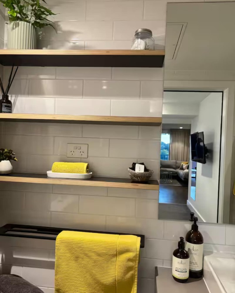 Centrally located 1-bedroom unit with balcony — photo 56