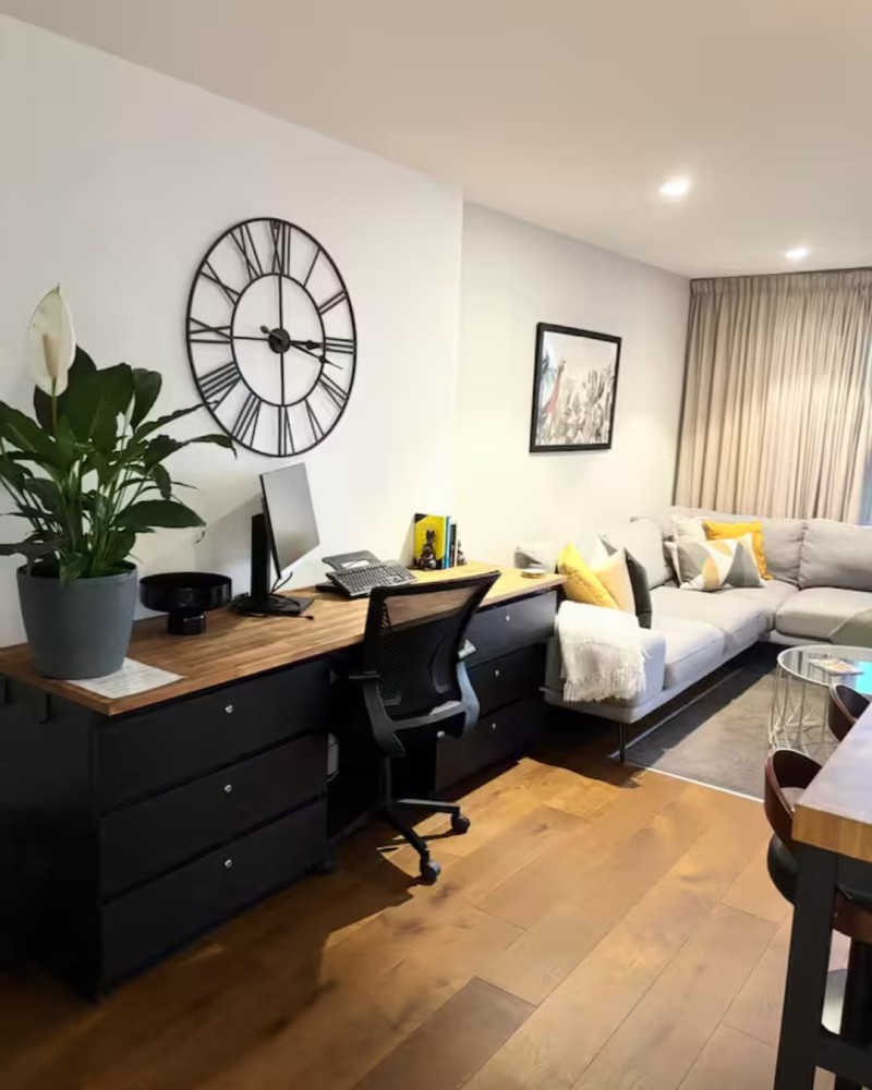 Centrally located 1-bedroom unit with balcony — photo 59